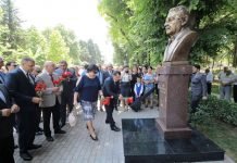 Qazaxda Xalq şairi Vaqif Səmədoğlunun büstünün açılış mərasimi olub