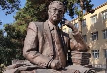 Qazaxda Xalq yazıçısı İsmayıl Şıxlının büstü ucaldılıb